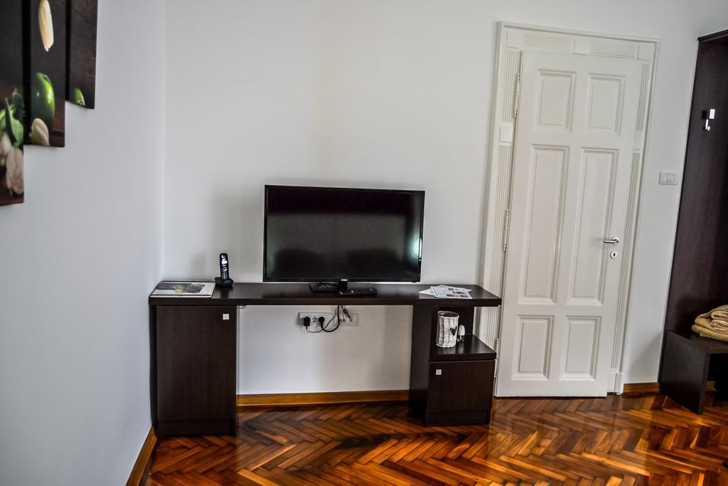 Modena Apartments Novi Sad Zimmer foto