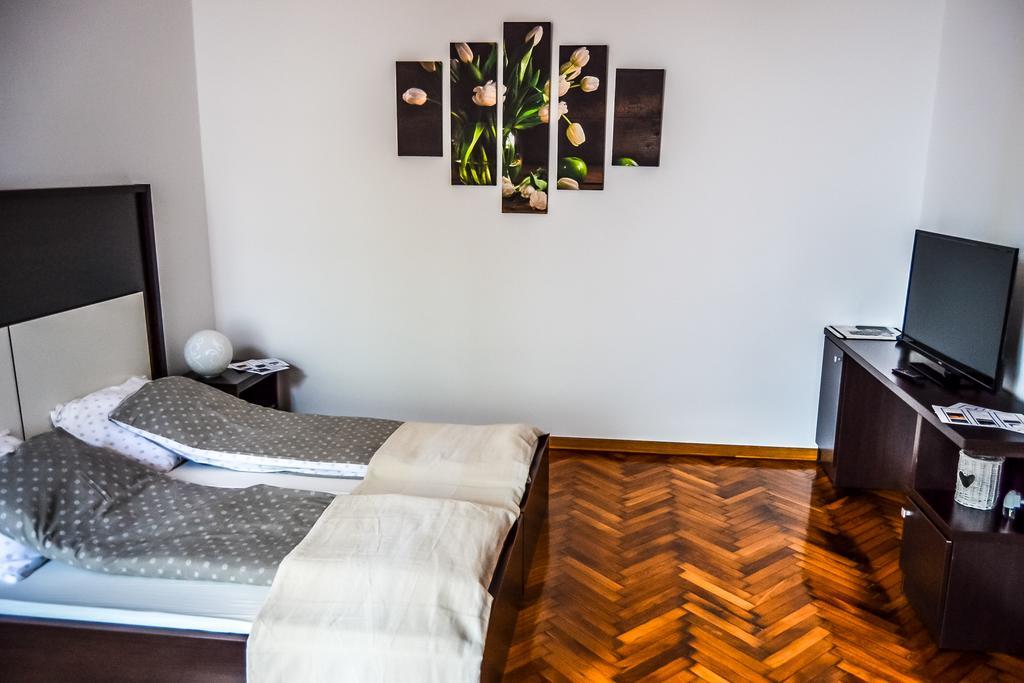 Modena Apartments Novi Sad Zimmer foto